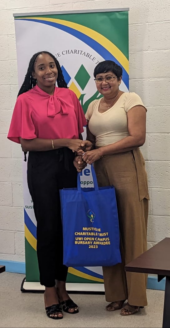 Laptop Handover to Jolisa Primus